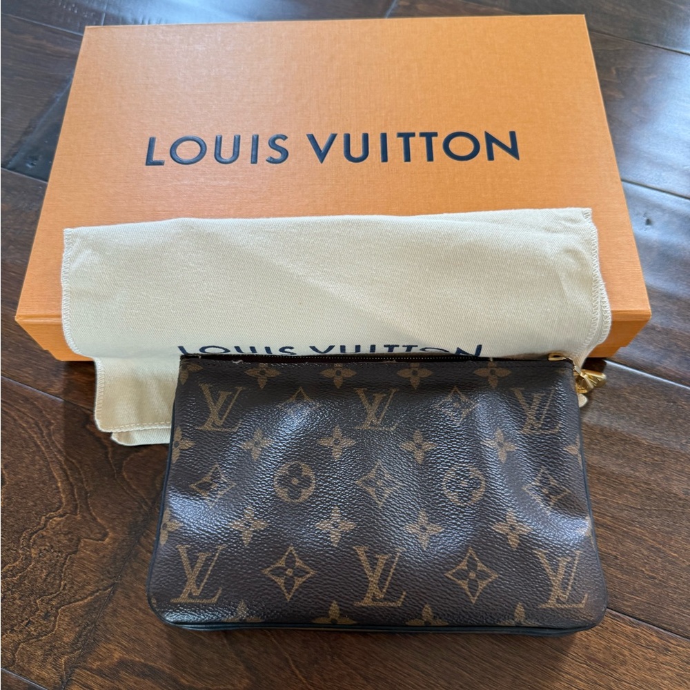 Louis Vuitton Brown Clutch-no strap included - Picture 2 of 5